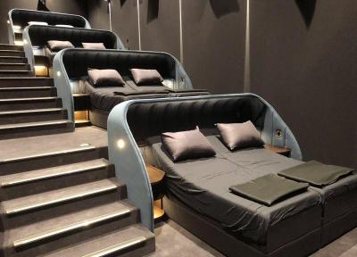 یک سینما در سوئیس، همه جایگاه های معمول خود را برداشت و تخت های دونفره راحت را جانشین آن کرد!