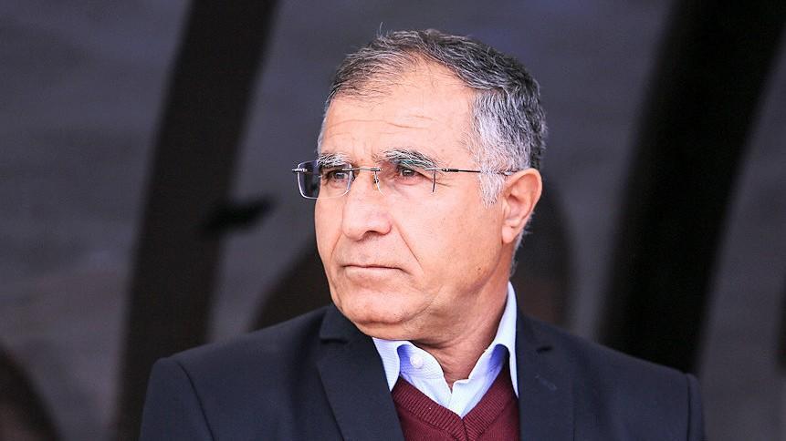 نمی توانیم از اشتباهات داوری بگذریم نمی توانیم از اشتباهات داوری بگذریم