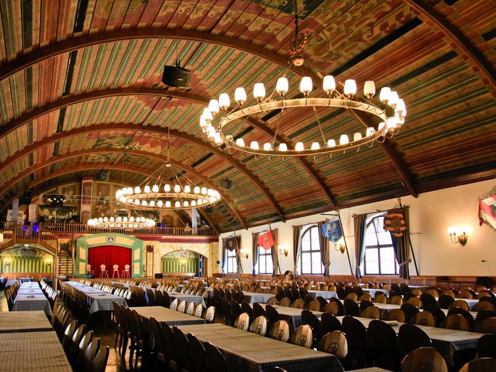 تنوع غذا در رستوران Hofbrauhaus مونیخ تنوع غذا در رستوران Hofbrauhaus مونیخ