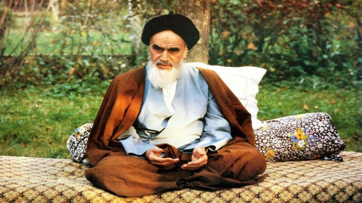 امام خمینی (ره): مستضعفین جهان را از حقوق اولیه بشر محروم کردند