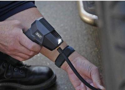 پاور بانکی که تایر را هم باد می کند