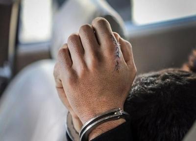 جاساز طلای زنان نخ نما شده است