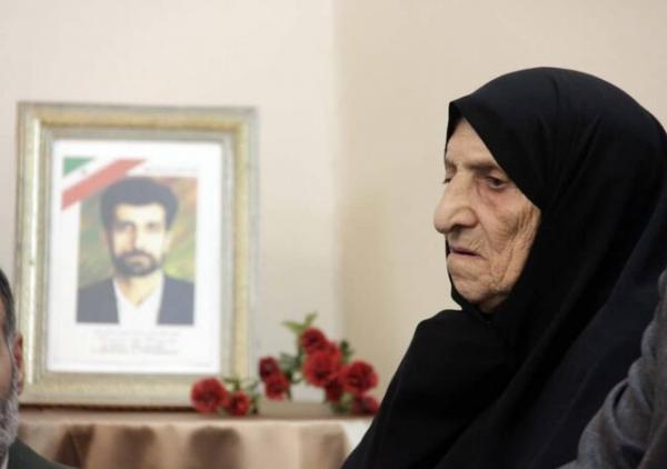 مادر شهید صارمی دار فانی را وداع گفت مادر شهید صارمی دار فانی را وداع گفت