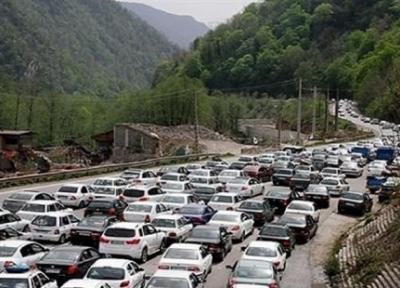 ترافیک سنگین در محور کرج ، چالوس، مقاومت مسافران برای رفتن به استان های شمال کشور