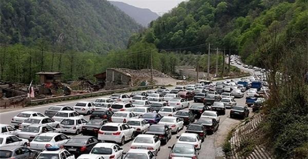 ترافیک سنگین در محور کرج ، چالوس، مقاومت مسافران برای رفتن به استان های شمال کشور