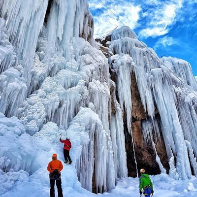 آبشار یخی هملون، گزینه ای عالی برای تعطیلات آخر هفته تهرانی ها