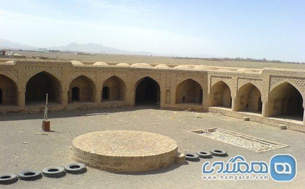 کاروانسرای نیستانک یکی از دیدنی های استان اصفهان به شمار می رود