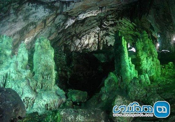 غار دربند رشی یکی از جاهای دیدنی استان گیلان به شمار می رود غار دربند رشی یکی از جاهای دیدنی استان گیلان به شمار می رود