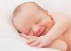 چرا نوزادان در خواب لبخند می زنند؟