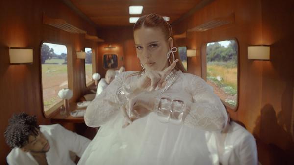متن و ترجمه آهنگ Cry Baby از Clean Bandit &ampamp David Guetta متن و ترجمه آهنگ Cry Baby از Clean Bandit &amp David Guetta
